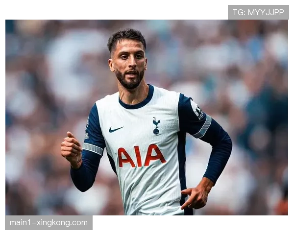 热刺接近与主力中场本坦库尔完成续约球队核心留队助力新赛季征程